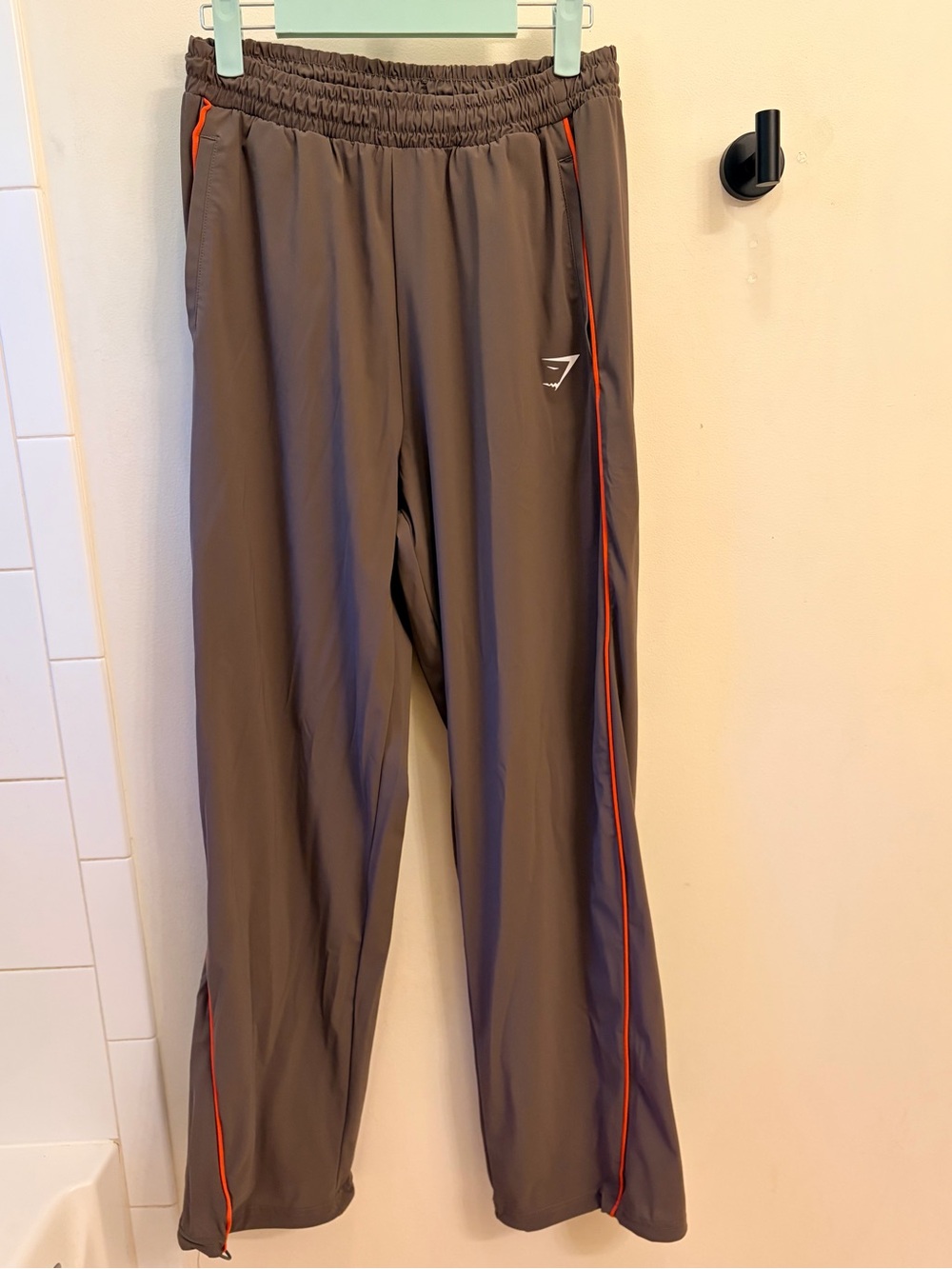 GYMSHARK track pants green small